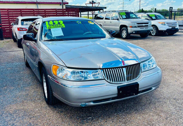 lincoln town car 1999 1LNHM81W8XY714863 image lincoln town car 1999 1LNHM81W8XY714863 image